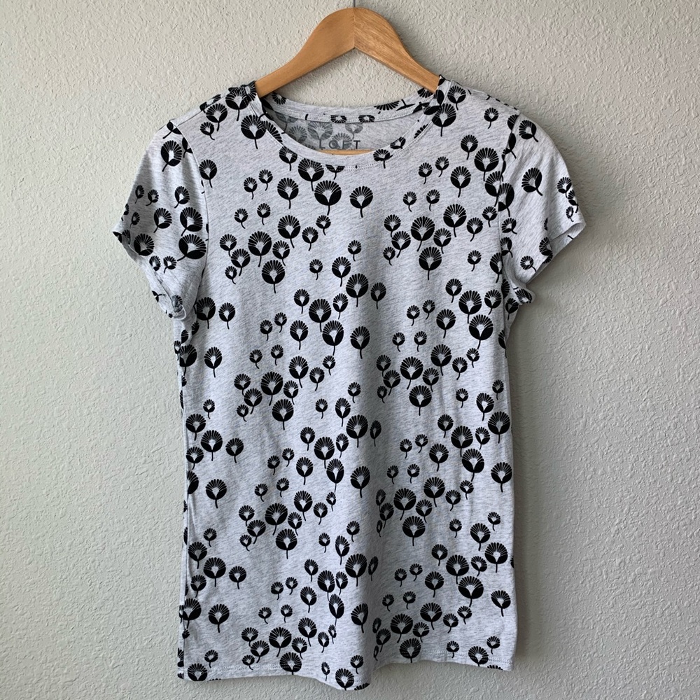 LOFT | Gray Top Abstract Floral